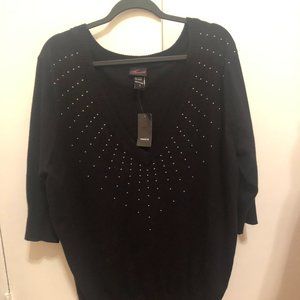 NWT torrid Black Vneck Top Size 3